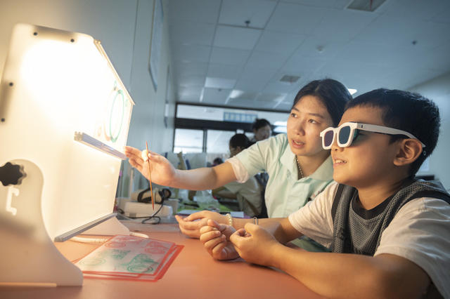 娄底  检查 视力 开学 新学期 家长