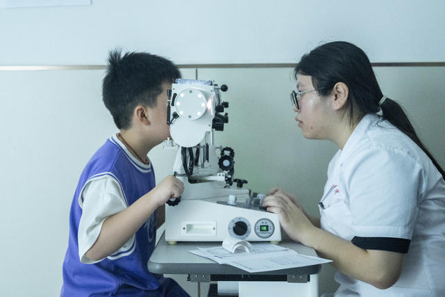 娄底  检查 视力 开学 新学期 家长