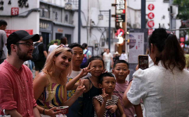 老街，外国，游客增多