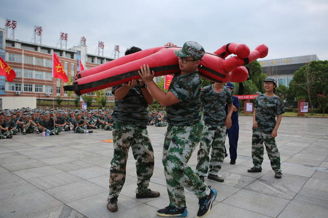 开学   学生   高中  新生   教育  安全   应急  消防  培训  军训  开学第一课  学习