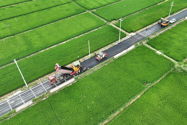 农旅融合筑路忙