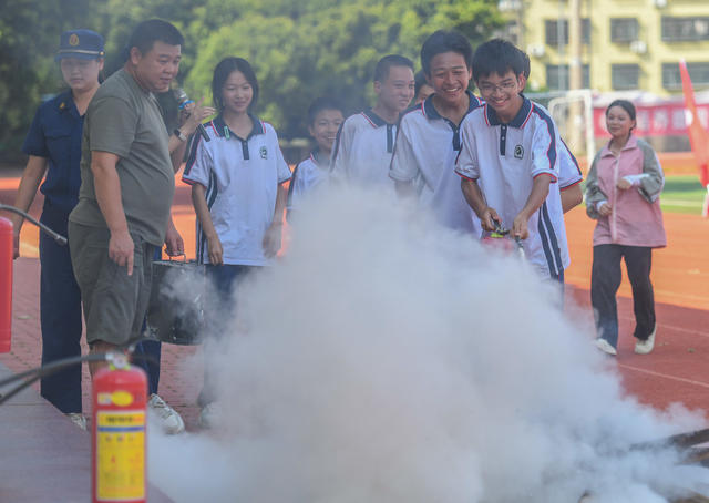 消防安全
学校
军训
道县