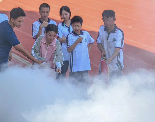 消防安全
学校
军训
道县