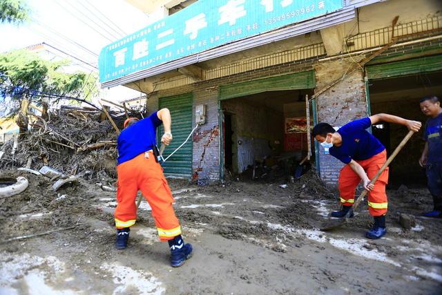 湖南  郴州  资兴  州门司   格美  暴雨  山洪  泥石流 防汛救灾  灾后重建  灾后自救   应急  消防  部队  官兵  干群  团结  合力    救灾  现场   家园


