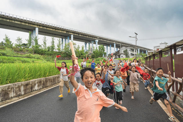 学苗鼓承非遗  放飞希望与梦想