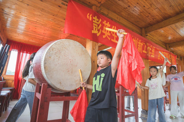 学苗鼓承非遗  放飞希望与梦想