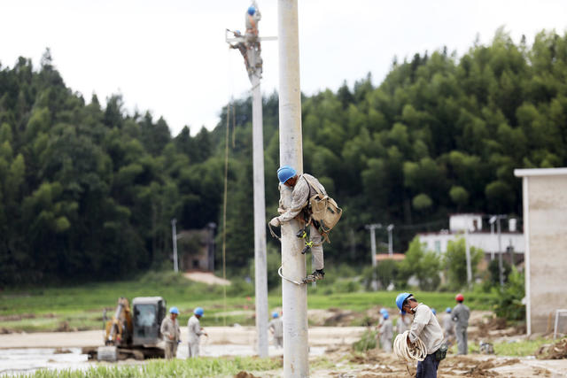 抗洪救灾 受灾群众 灾后恢复重建 生产生活秩序 重建美好家园