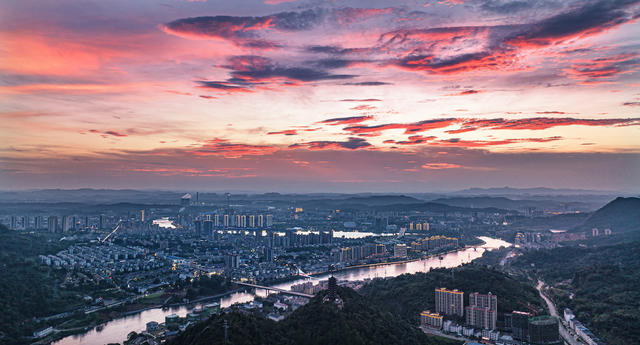 航拍  郴州  资兴市  东江湖  东江湾  小东江  白廊镇  五岛一村  回龙山  风光  东江湖 水面 
 波光粼粼   朝霞  蓝天  白云  霞光  山水画卷  航拍  黄建华 