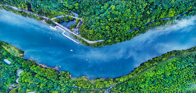 航拍  郴州  资兴市  东江湖  东江湾  小东江  白廊镇  五岛一村  回龙山  风光  东江湖 水面 
 波光粼粼   朝霞  蓝天  白云  霞光  山水画卷  航拍  黄建华 