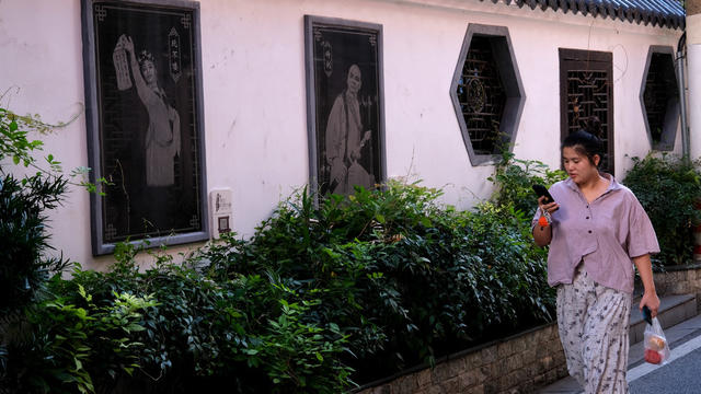 青山祠，戏剧一条街
