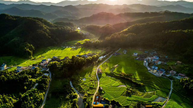多彩 大地 田园 公路 山峦 乡村 美景