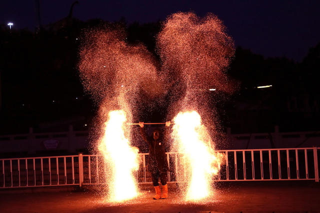 打铁花  火壶  表演  非遗  夜经济  湖南邵东