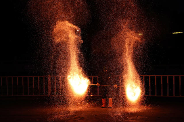 打铁花  火壶  表演  非遗  夜经济  湖南邵东