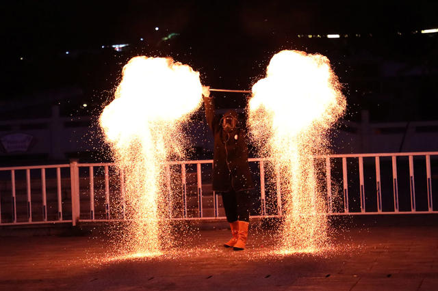 打铁花  火壶  表演  非遗  夜经济  湖南邵东