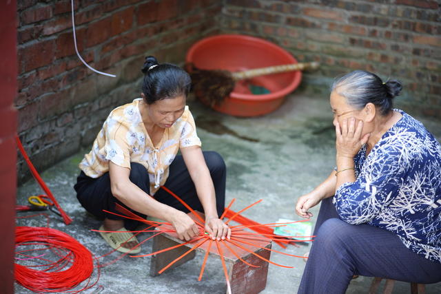 编织 手艺人 传承人 篮子 家庭手工作坊 