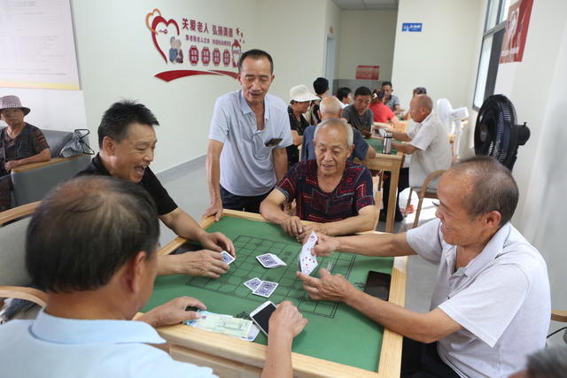 湖南，龙山，养老，服务，设施，模式，网络，15分钟，多元，多层次，专业化，个性化，
