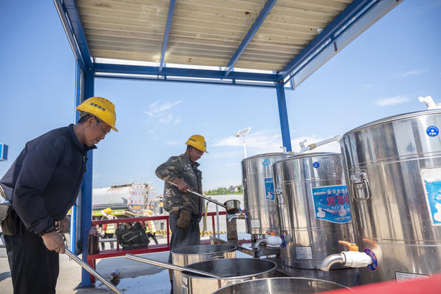 湖南娄底 高温 解暑防暑 清凉 建设者