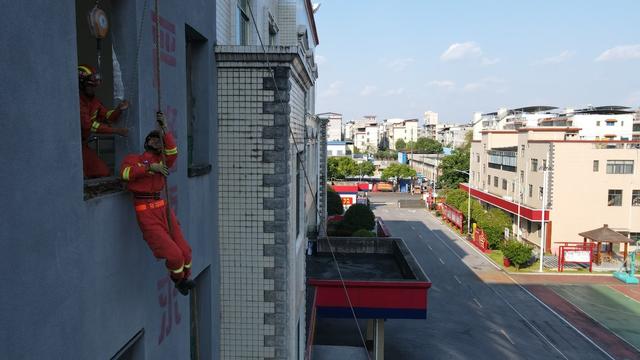 消防 高温 烈日 练兵 