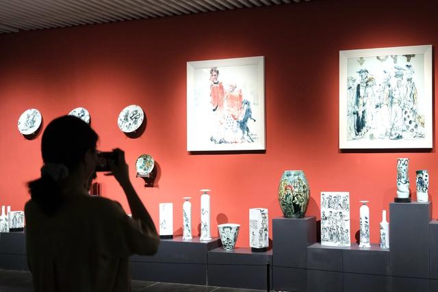 俞晓夫，艺术大展