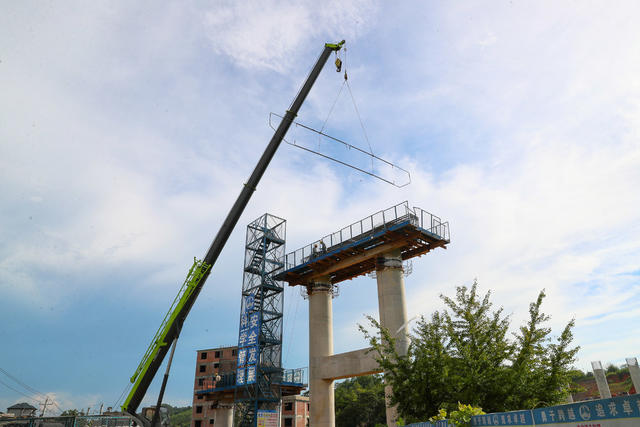交通  高速  战高温  建设