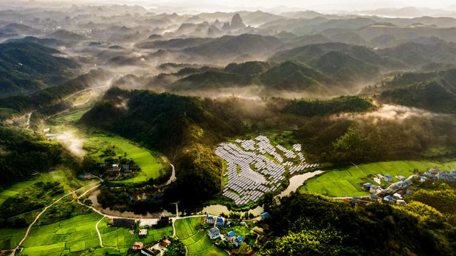 侗乡 稻田 河流 晨雾 光伏 发电 助推 乡村 振兴