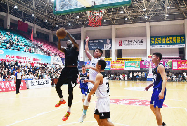 篮球赛点燃运动活力