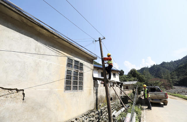 抗洪抢险 恢复重建工作 抢险救援 保障受灾群众 重建美好家园