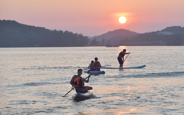 水上运动  健身  锻炼  夏日  清凉  摩托艇  浆板  户外运动