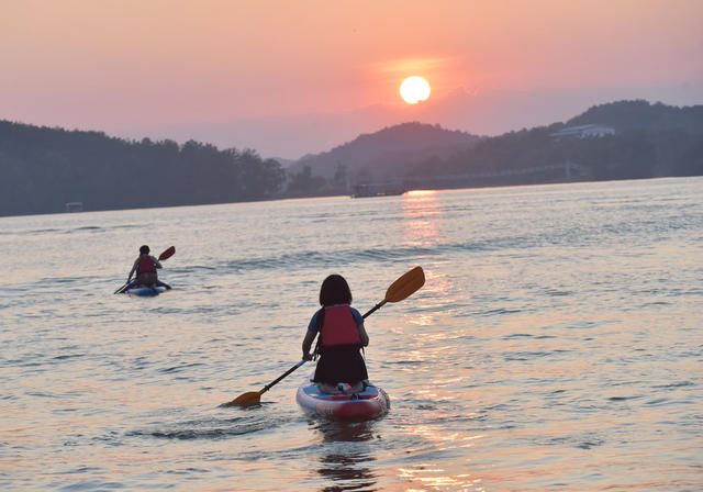 水上运动  健身  锻炼  夏日  清凉  摩托艇  浆板  户外运动