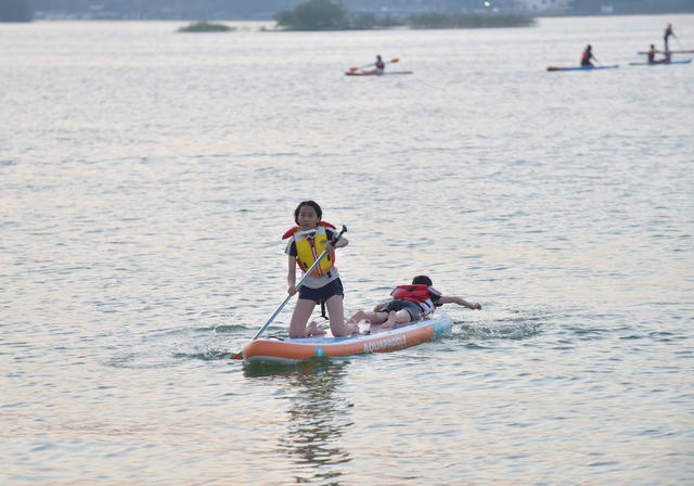 水上运动  健身  锻炼  夏日  清凉  摩托艇  浆板  户外运动