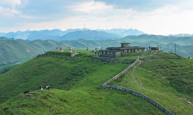 高山 凉 旅游热