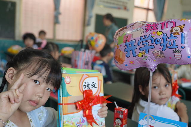 “两免两补”惠民生（图）