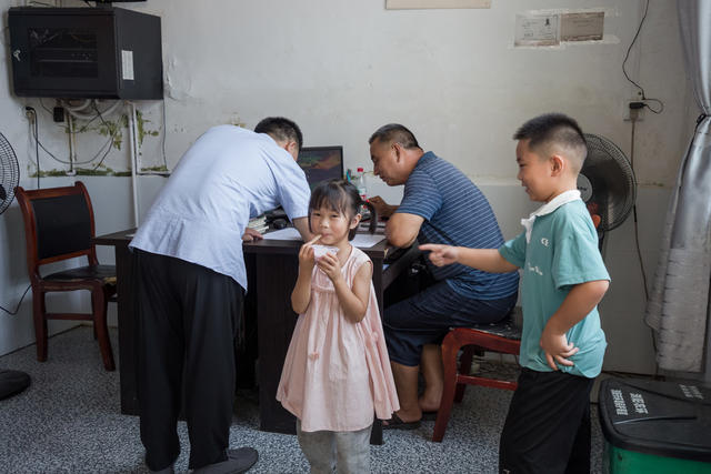 学校  老师  学生  单人校  教学点  开学