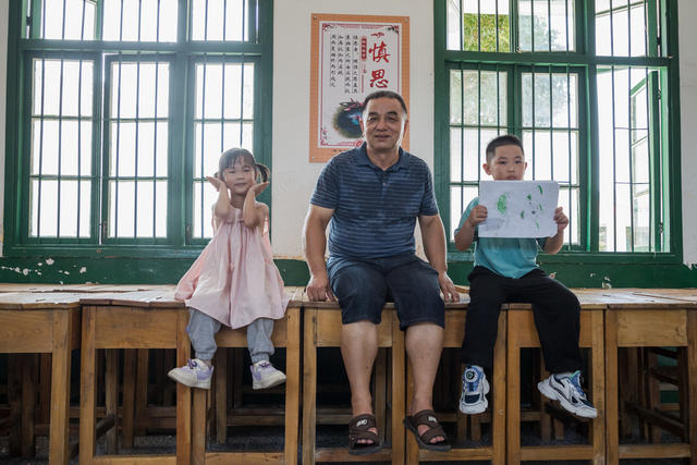 学校  老师  学生  单人校  教学点  开学