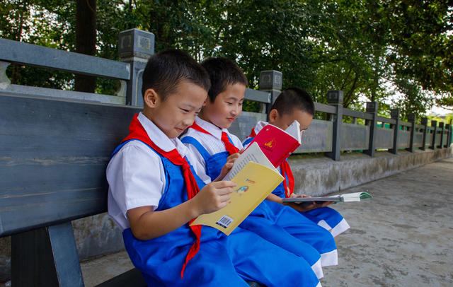 通道   小学生   图书    漂流   阅读  