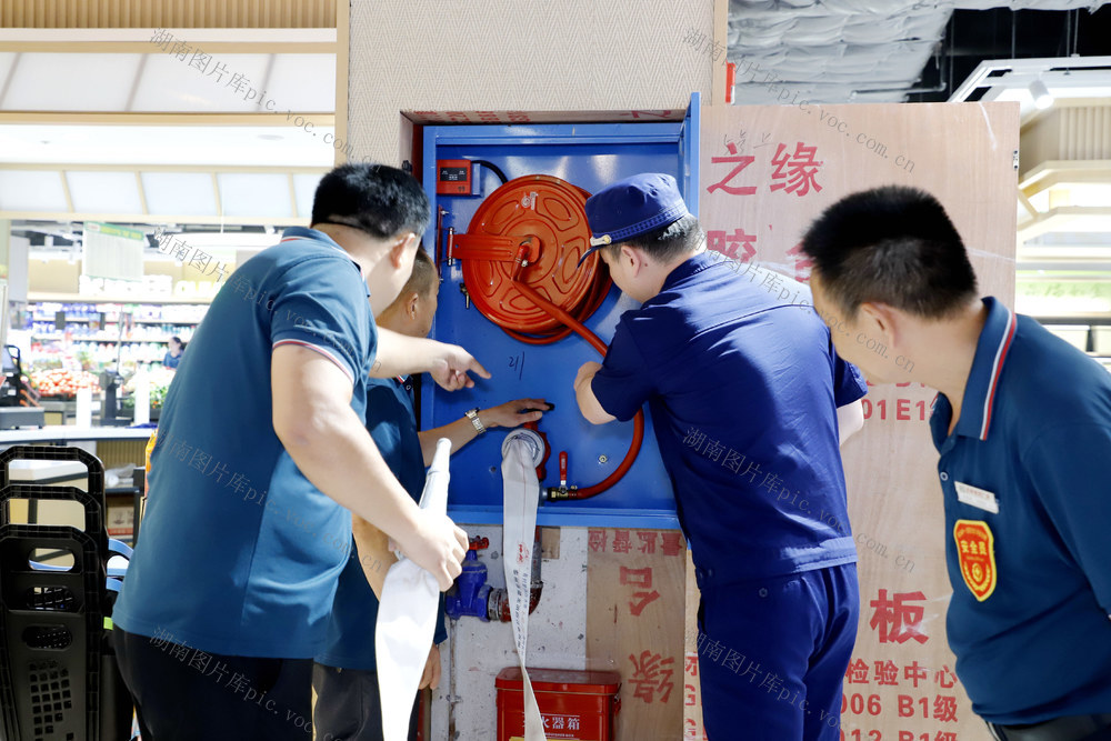 消防监督员  瑞湘邻超市 中秋节 消防安全 专项检查