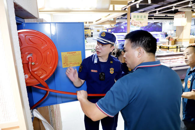 消防监督员  瑞湘邻超市 中秋节 消防安全 专项检查