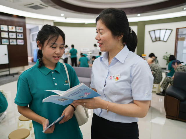 宣讲金融知识 ，护航学子安全