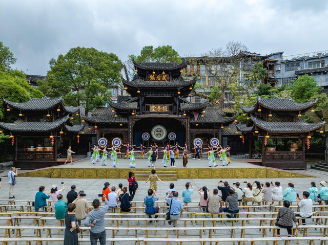 芙蓉镇 瀑布 民俗
