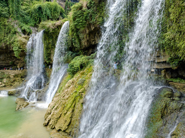 芙蓉镇 瀑布 民俗
