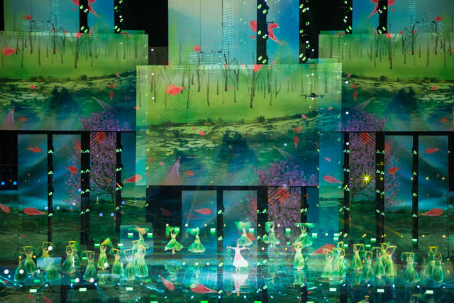 花炮节  舞台  夜晚  舞蹈  灯光  音乐