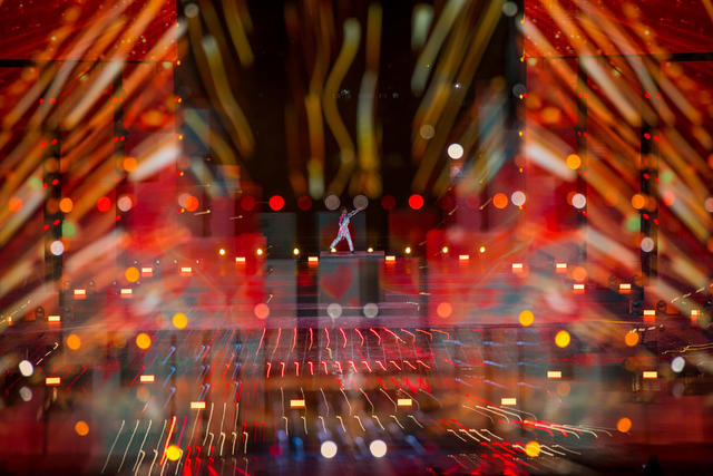 花炮节  舞台  夜晚  舞蹈  灯光  音乐