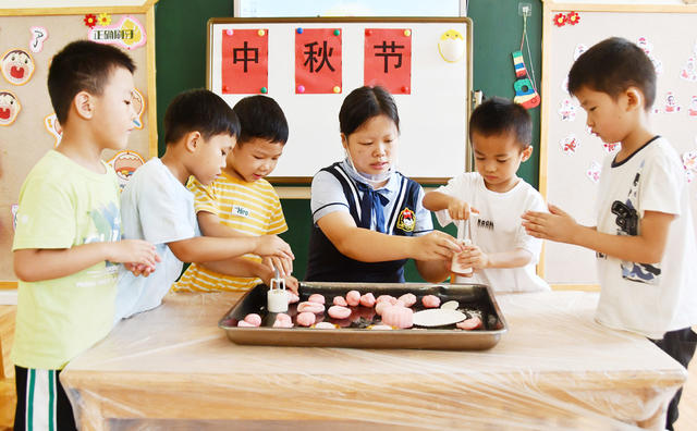   品民俗 迎中秋