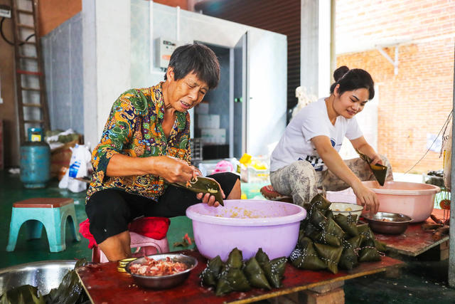 中秋节  包粽子  传统习俗