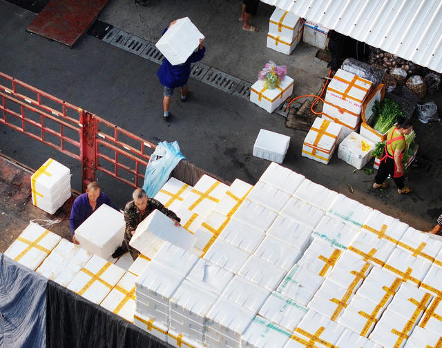 传统节日  中秋  蔬菜市场  市民需求  鲜鱼  甘蓝  黄白菜