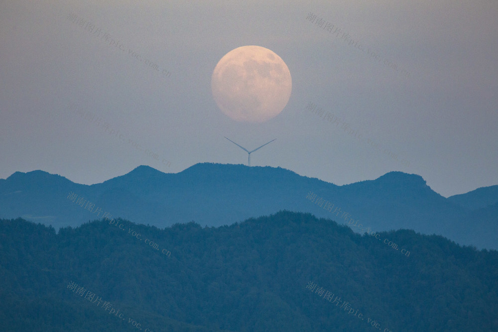 湖南，湘西，中秋,节日，月亮，风力发电场