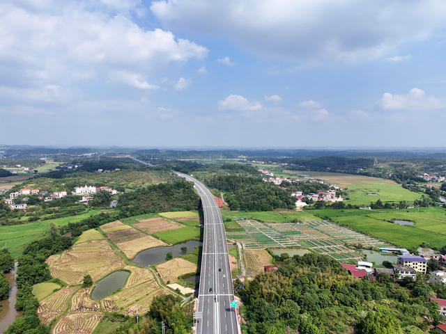 高速  公路  交通  生态  田园  和美   乡村  自然  
风景  旅游