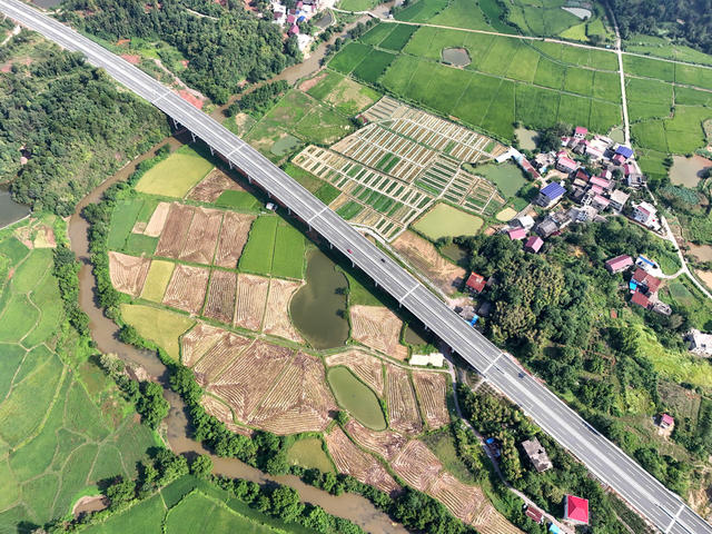 高速  公路  交通  生态  田园  和美   乡村  自然  
风景  旅游