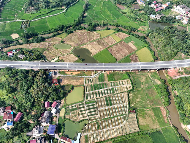 高速  公路  交通  生态  田园  和美   乡村  自然  
风景  旅游