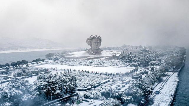 长沙下雪 长沙雪景 长沙城市风光 长沙下大雪 湘江 长沙城市航拍 长沙冬季雪景 湘江橘子洲雪景 长沙橘子洲雪景 橘子洲大桥雪景 长沙北辰三角洲雪景 长沙渔人码头雪景 湖南金融中心 长沙步行街雪景 长沙ifs 长沙杜甫江阁雪景航拍 雪后长沙美景